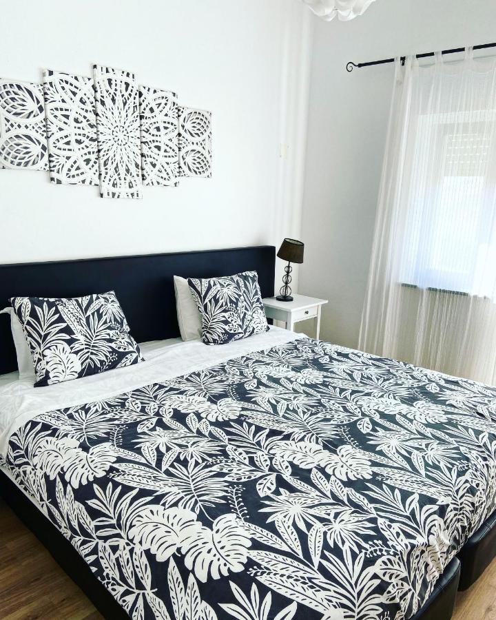 Pirata Hostel Milfontes Віла-Нова-де-Мілфонтеш Екстер'єр фото