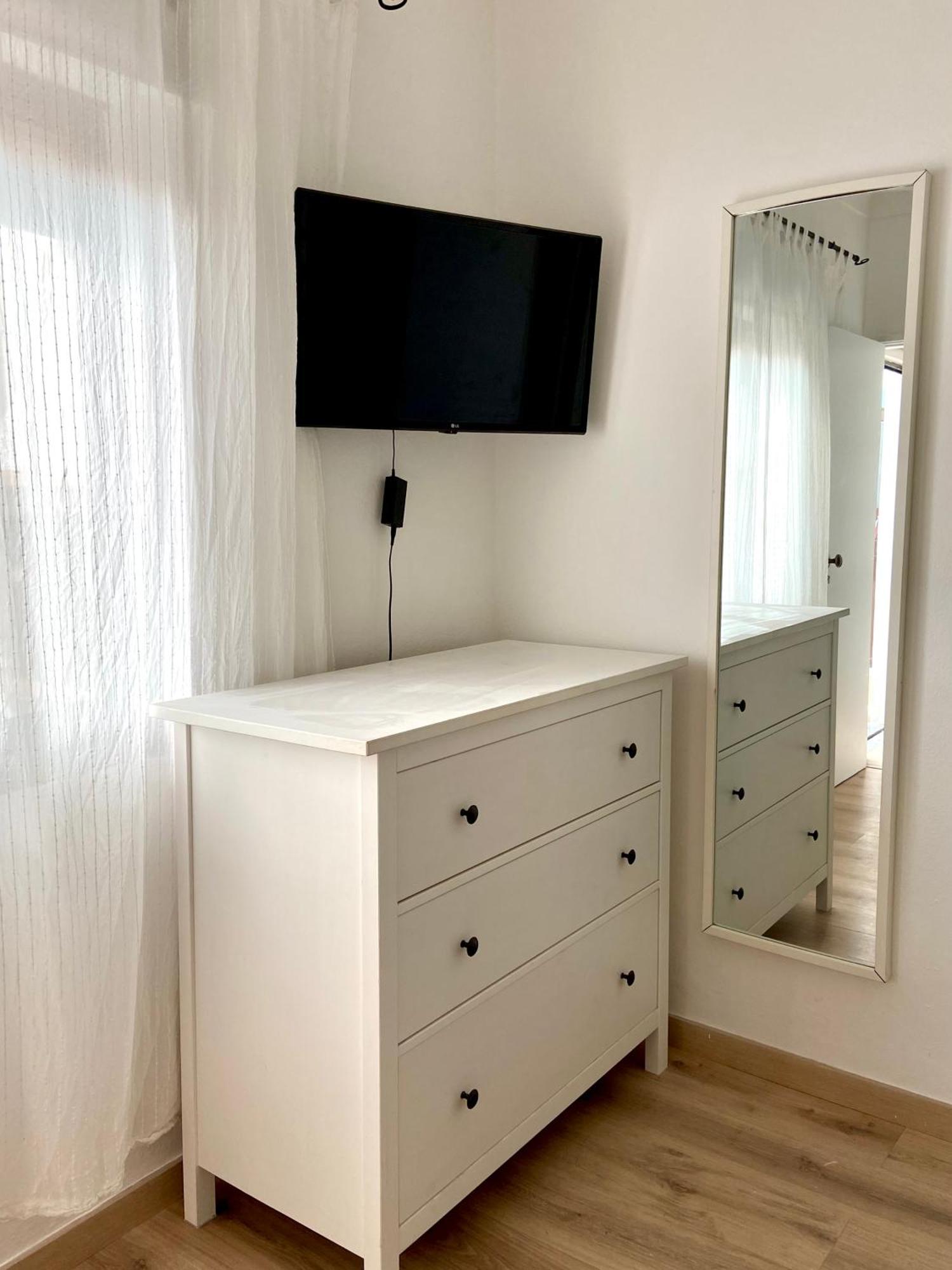 Pirata Hostel Milfontes Віла-Нова-де-Мілфонтеш Номер фото